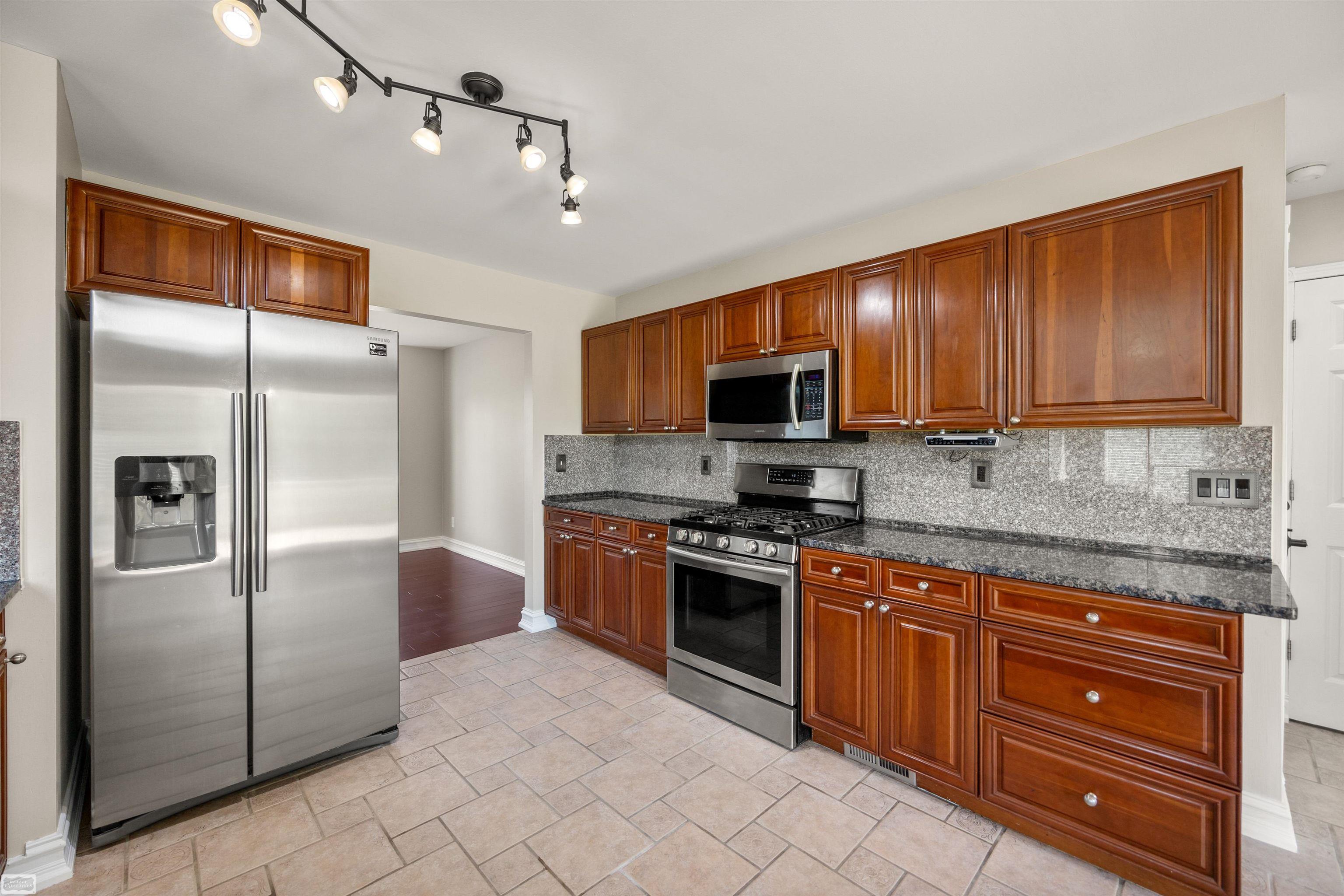 3129 Bendelow Road Rochester, MI 48307 - Photo 10 of 39