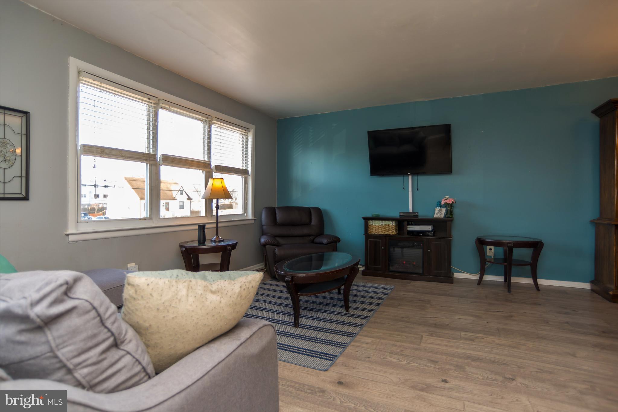 3159 Byberry Road Philadelphia, PA 19154 - Photo 3 of 31 Living Room