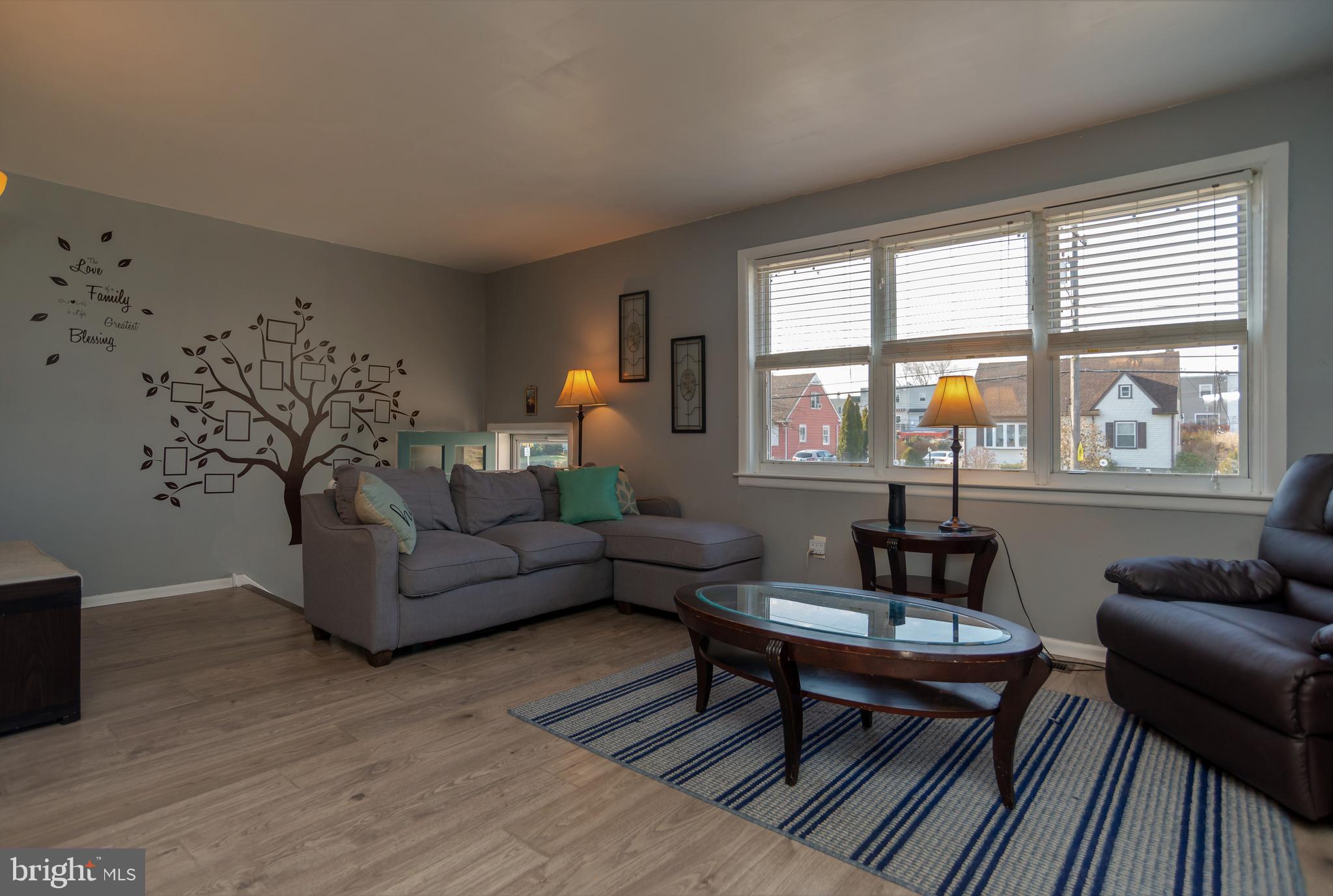 3159 Byberry Road Philadelphia, PA 19154 - Photo 4 of 31 Living Room