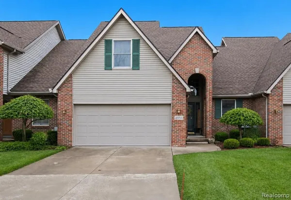 $285,000 | 2053 Golfcrest Drive, Davison, MI 48423