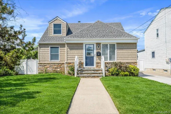 $799,000 | 369 Yale Road, Garden City, NY 11530