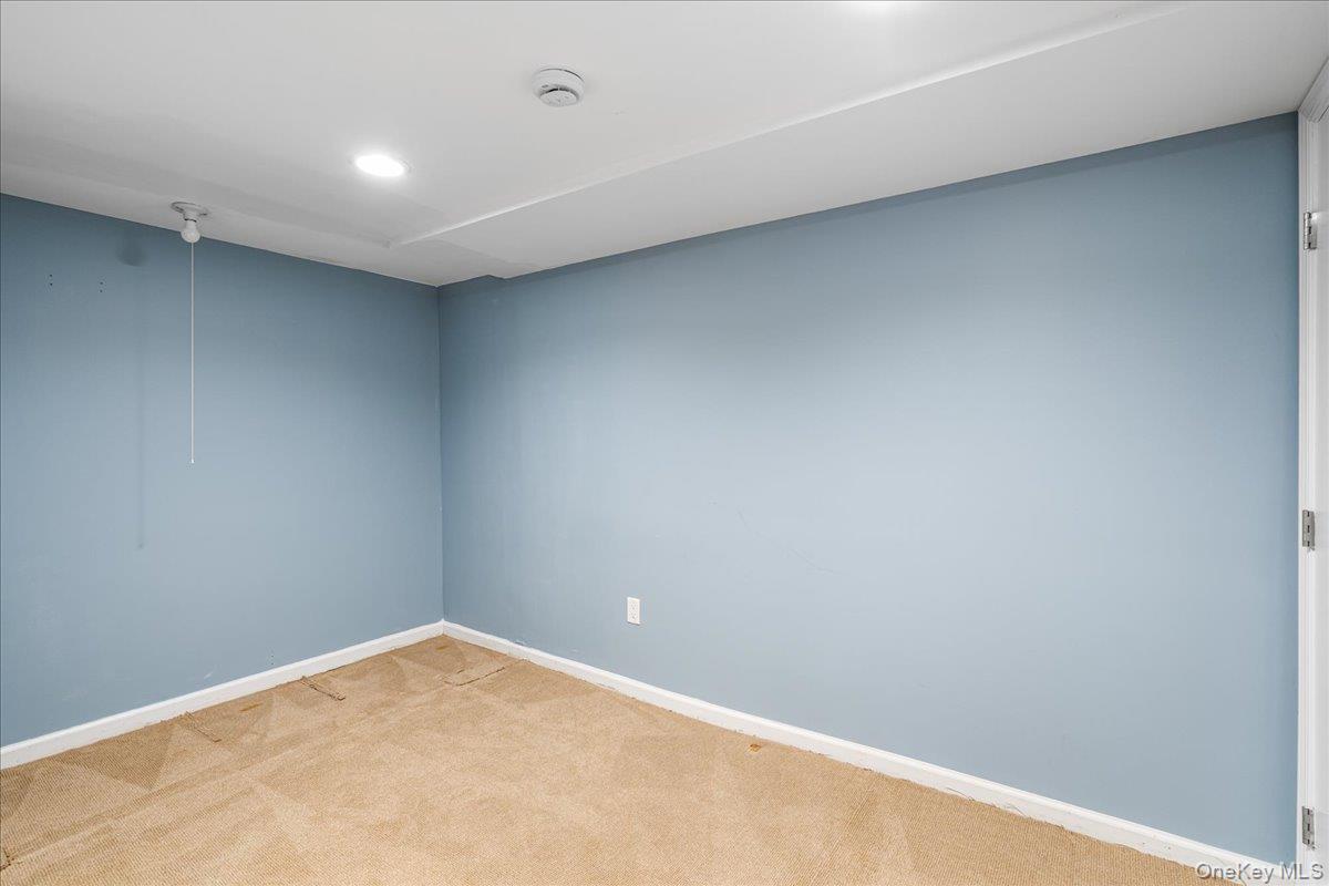 369 Yale Road Garden City, NY 11530 - Photo 15 of 19 Office/Bonus Room