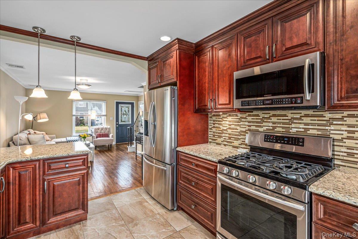 369 Yale Road Garden City, NY 11530 - Photo 6 of 19 Updated Kitchen