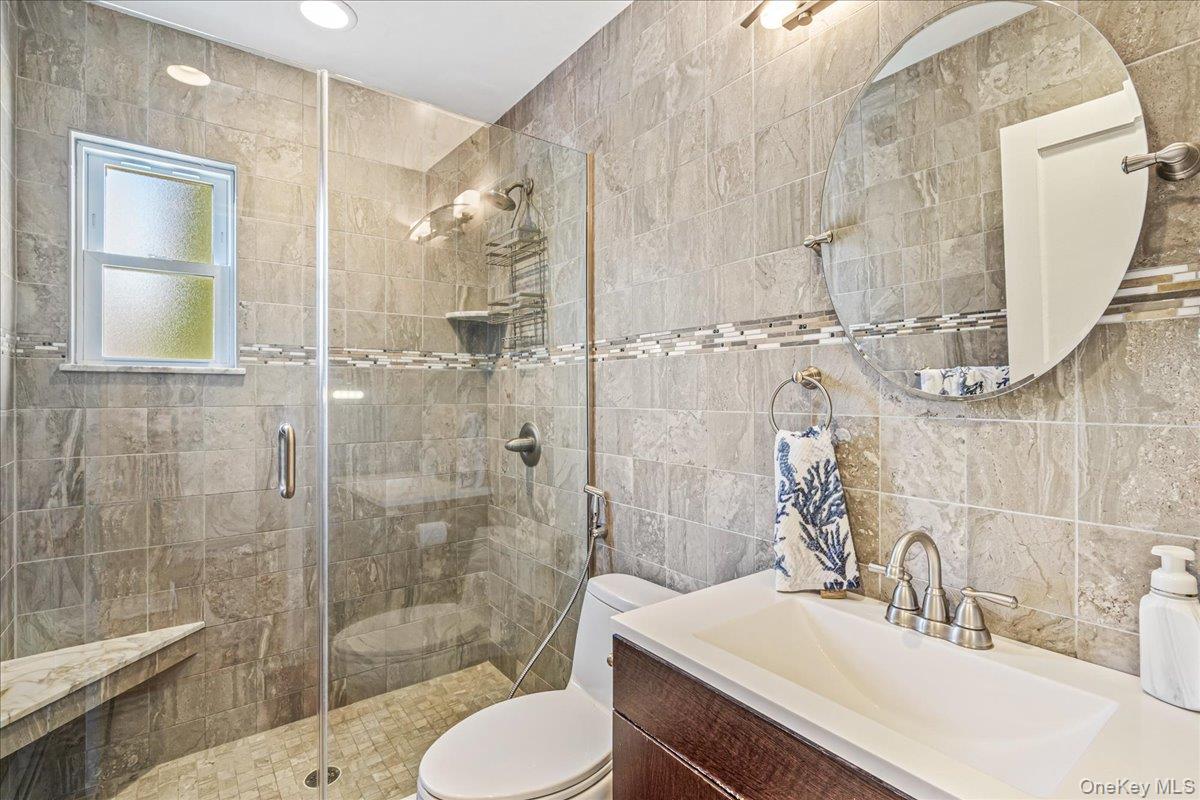 369 Yale Road Garden City, NY 11530 - Photo 9 of 19 First Floor Full Bath