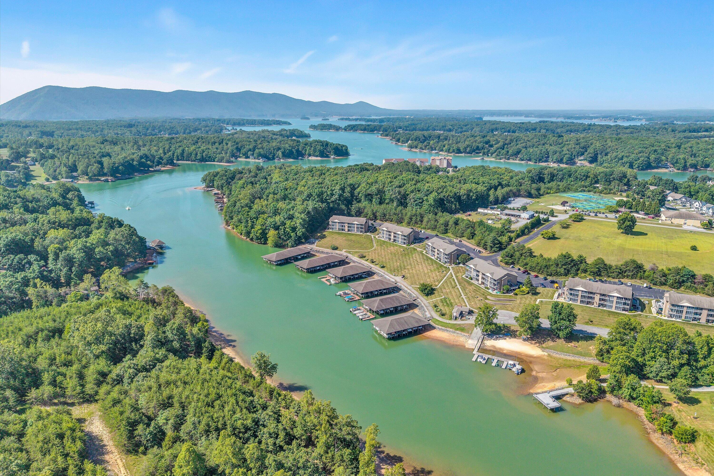 1137 Mariners Way, Unit 44 Huddleston, VA 24104 - Photo 12 of 50 50-DJI_20260702101719_0016