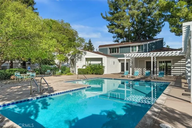 $689,500 | 10056 Melinda Way, Unit 3, Northridge, CA 91325