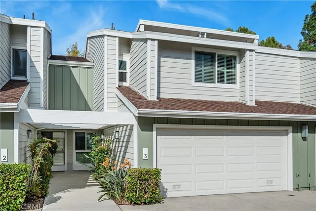 $689,500 | 10056 Melinda Way, Unit 3, Northridge, CA 91325