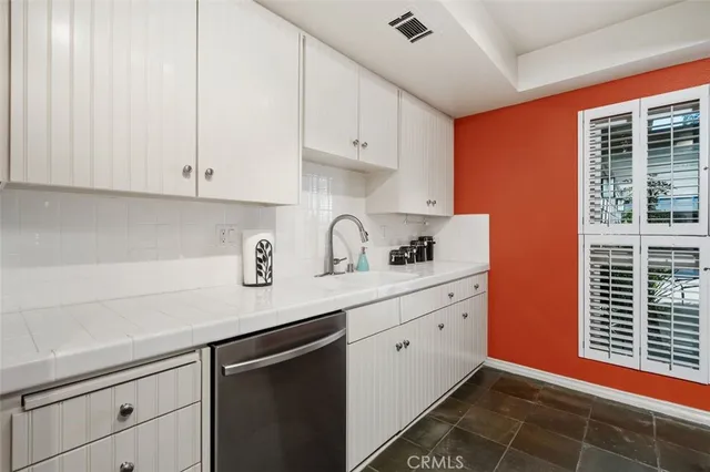 $689,500 | 10056 Melinda Way, Unit 3, Northridge, CA 91325