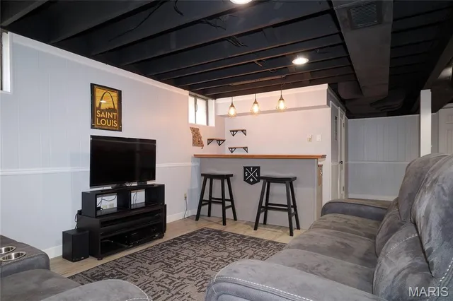 $330,000 | 5609 Oleatha Avenue, St. Louis, MO 63139