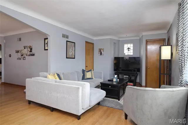$330,000 | 5609 Oleatha Avenue, St. Louis, MO 63139
