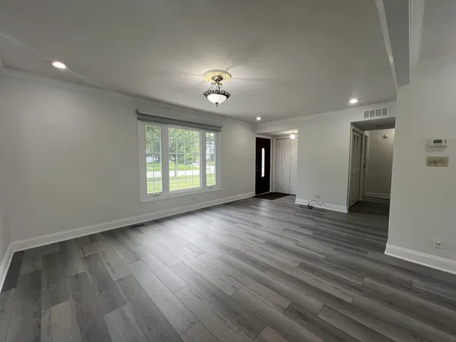 $2,750 | 1380 Rosedale Lane, Hoffman Estates, IL 60169