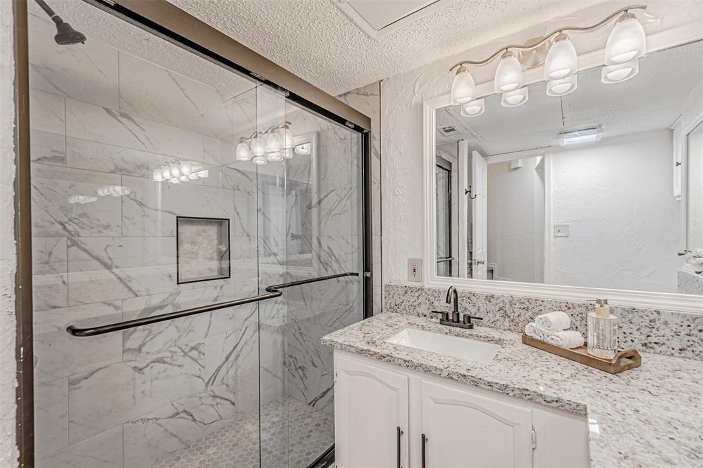 5590 Spring Valley Road, Unit C205 Dallas, TX 75254 - Photo 17 of 33 Gallery Image 17