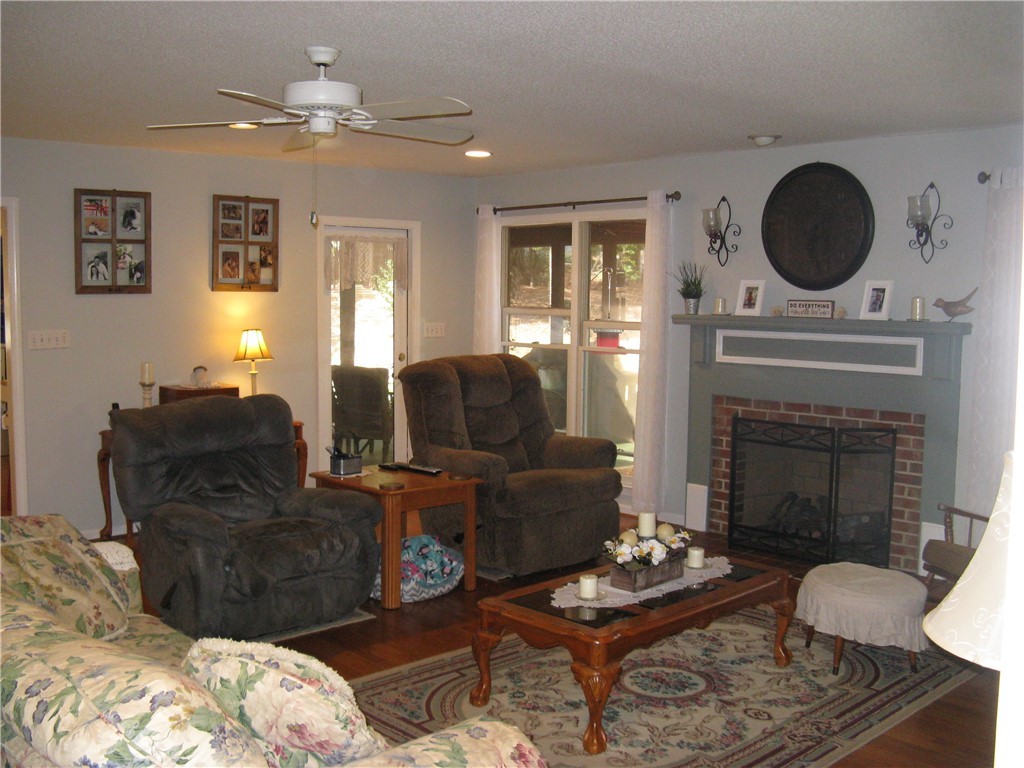 211 Roberts Church Road Anderson, SC 29626 - Photo 4 of 29