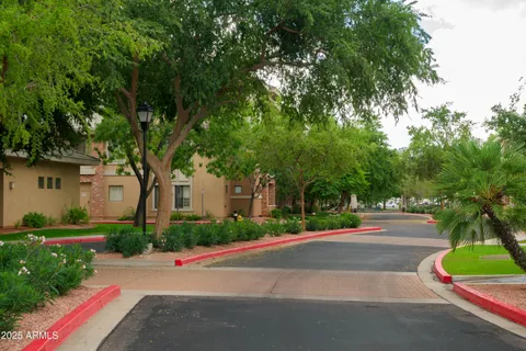 $575,000 | 2989 North 44th Street, Unit 2007, Phoenix, AZ 85018