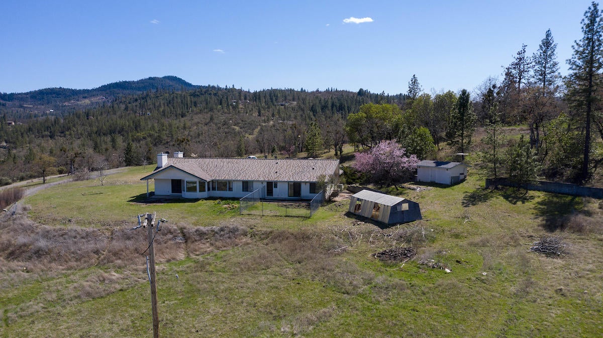 3990 East Antelope Road Eagle Point, OR 97524 - Photo 31 of 32 31