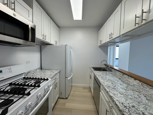 $5,995 | 377 Rector Place, Unit 17D | Battery Park City