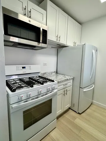 $5,995 | 377 Rector Place, Unit 17D | Battery Park City