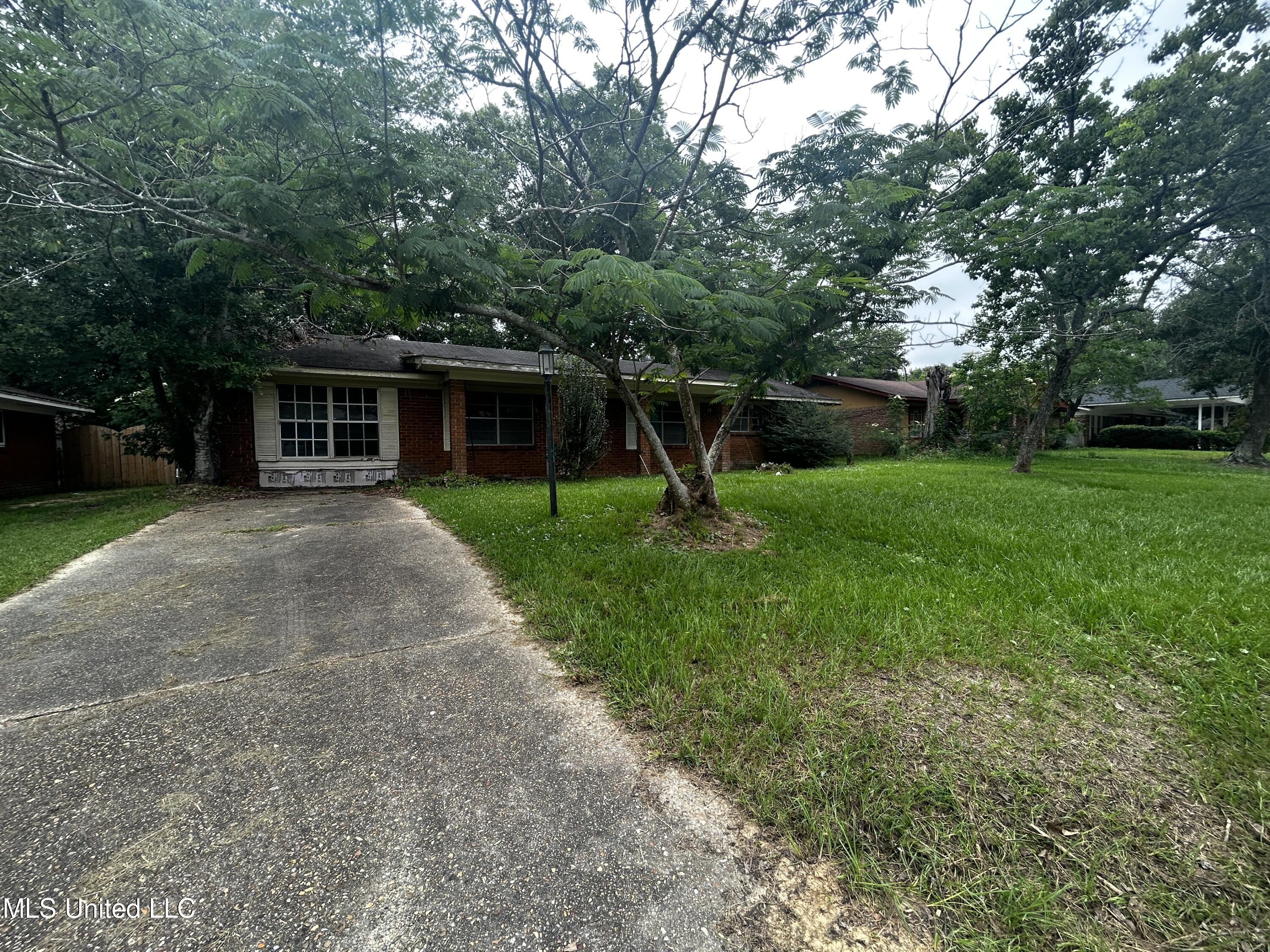 123 Ralph Drive Gulfport, MS 39503 - Photo 1 of 9 IMG_5658