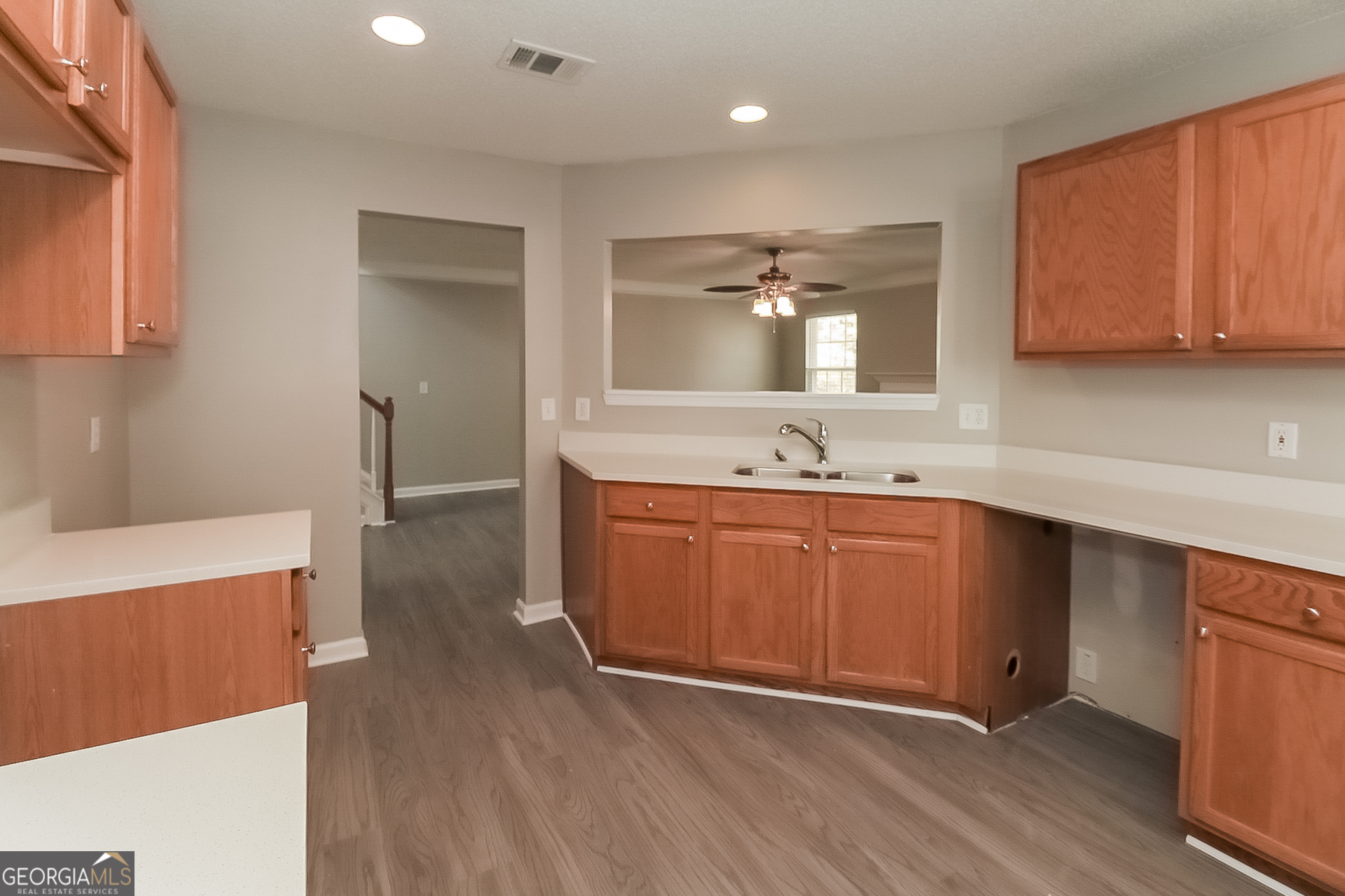 3027 Sable Run Road Atlanta, GA 30349 - Photo 6 of 16