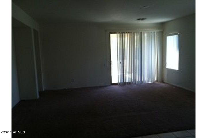 9405 West Berkeley Road Phoenix, AZ 85037 - Photo 2 of 6 FAMILY ROOM