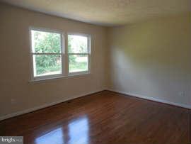 15620 Oakland Road Reva, VA 22735 - Photo 16 of 26 Living Room