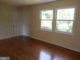 15620 Oakland Road Reva, VA 22735 - Photo 17 of 26 Living Room