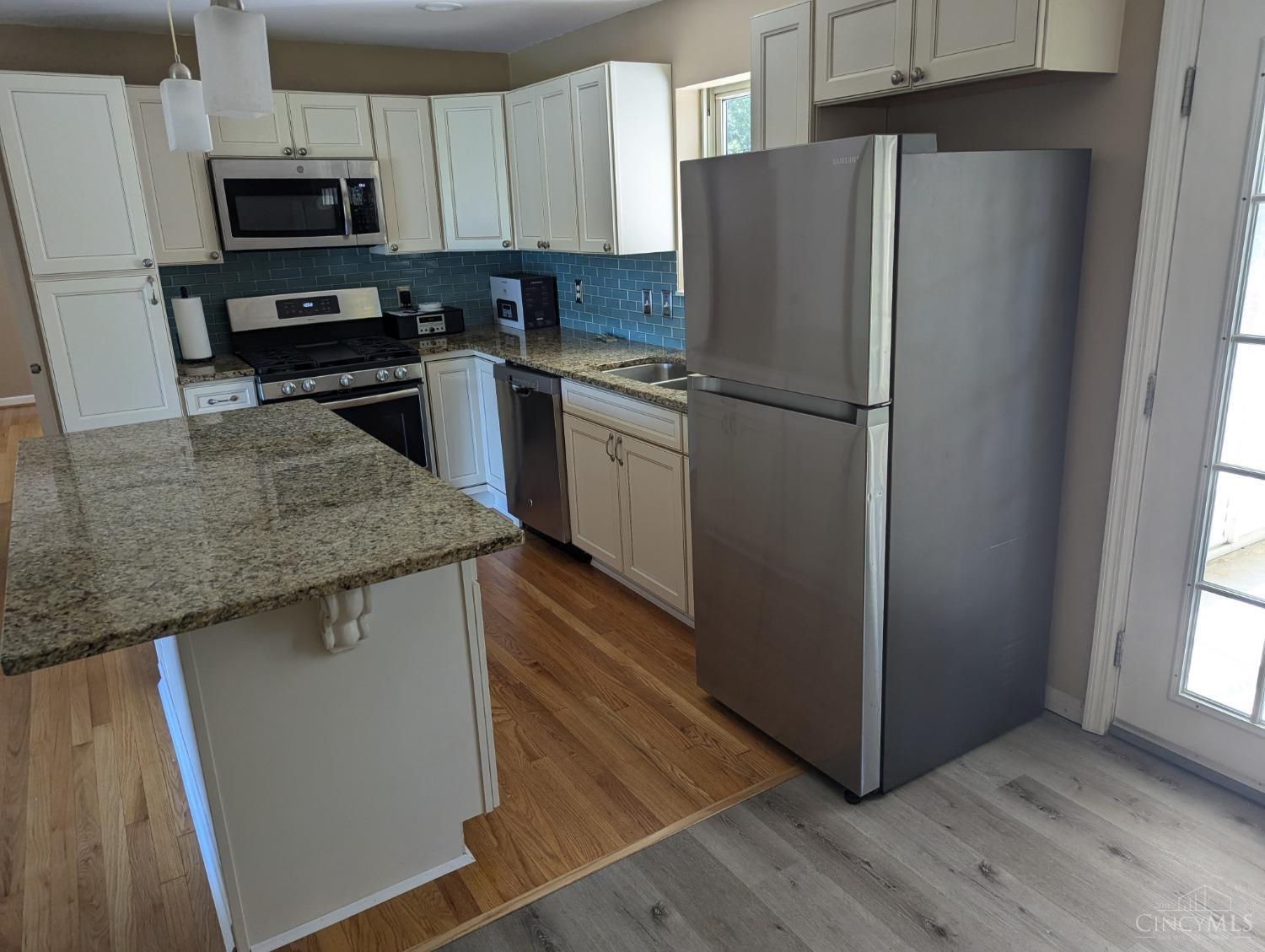 3705 Poole Road Cincinnati, OH 45251 - Photo 4 of 28 Gallery Image 4