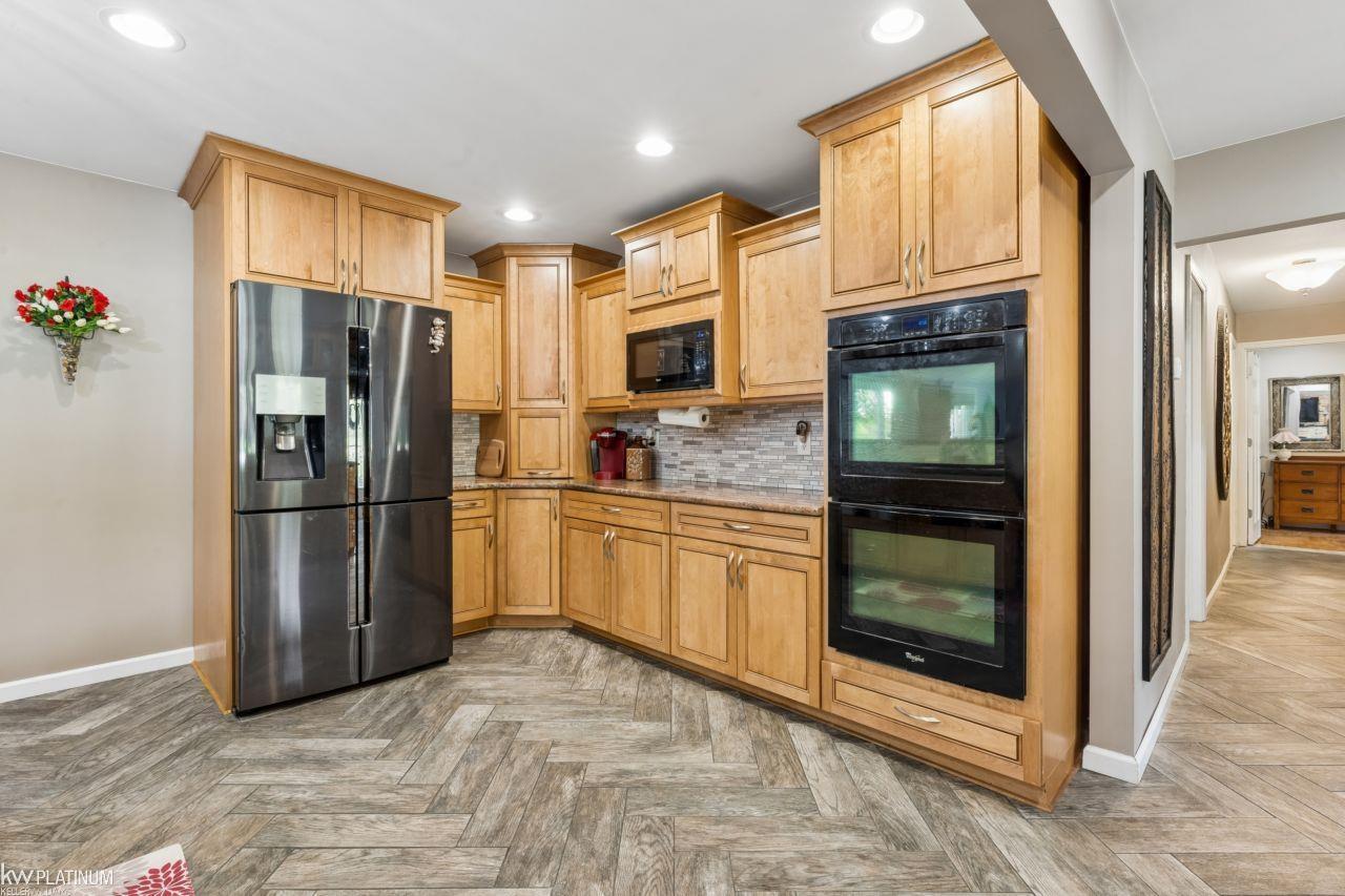 49199 Fairchild Road Macomb, MI 48042 - Photo 11 of 41 Gallery Image 11