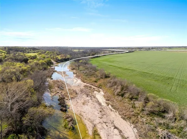 a view of a tennis court