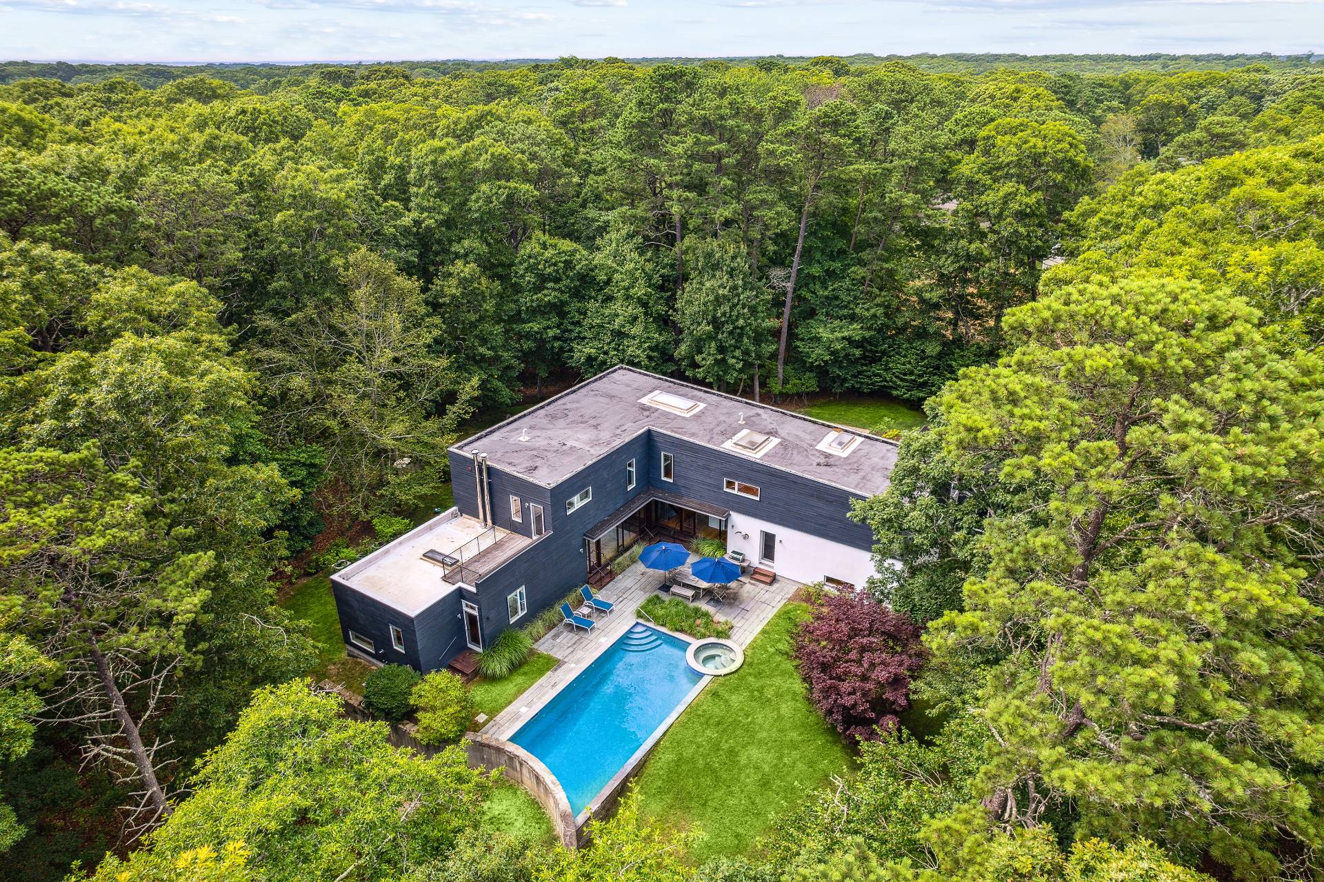 14 Randall Road Southampton, NY 11968 - Photo 1 of 30 Gallery Image 1