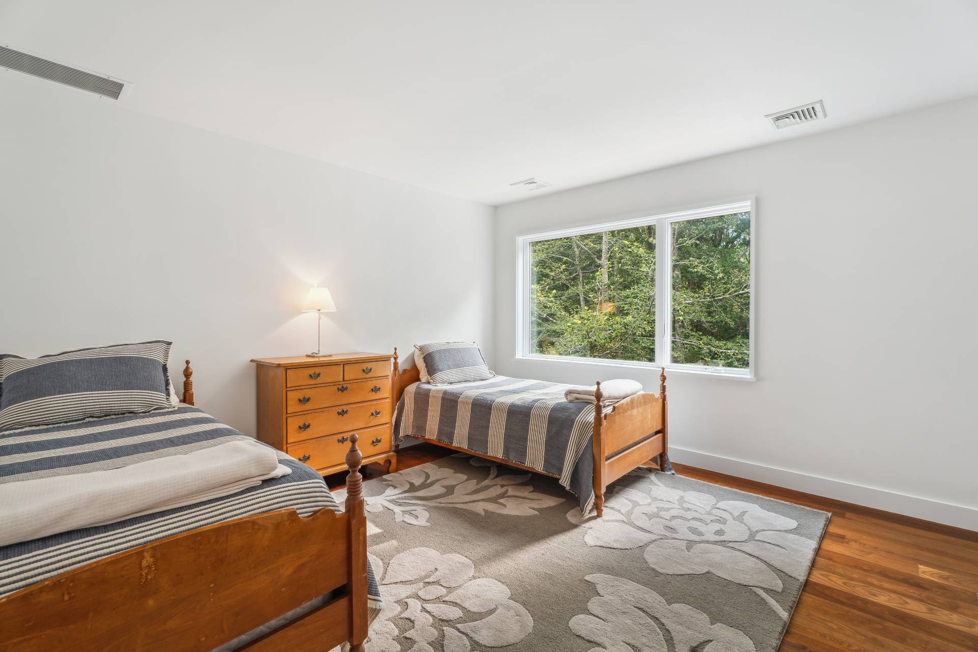 14 Randall Road Southampton, NY 11968 - Photo 25 of 30 Gallery Image 25