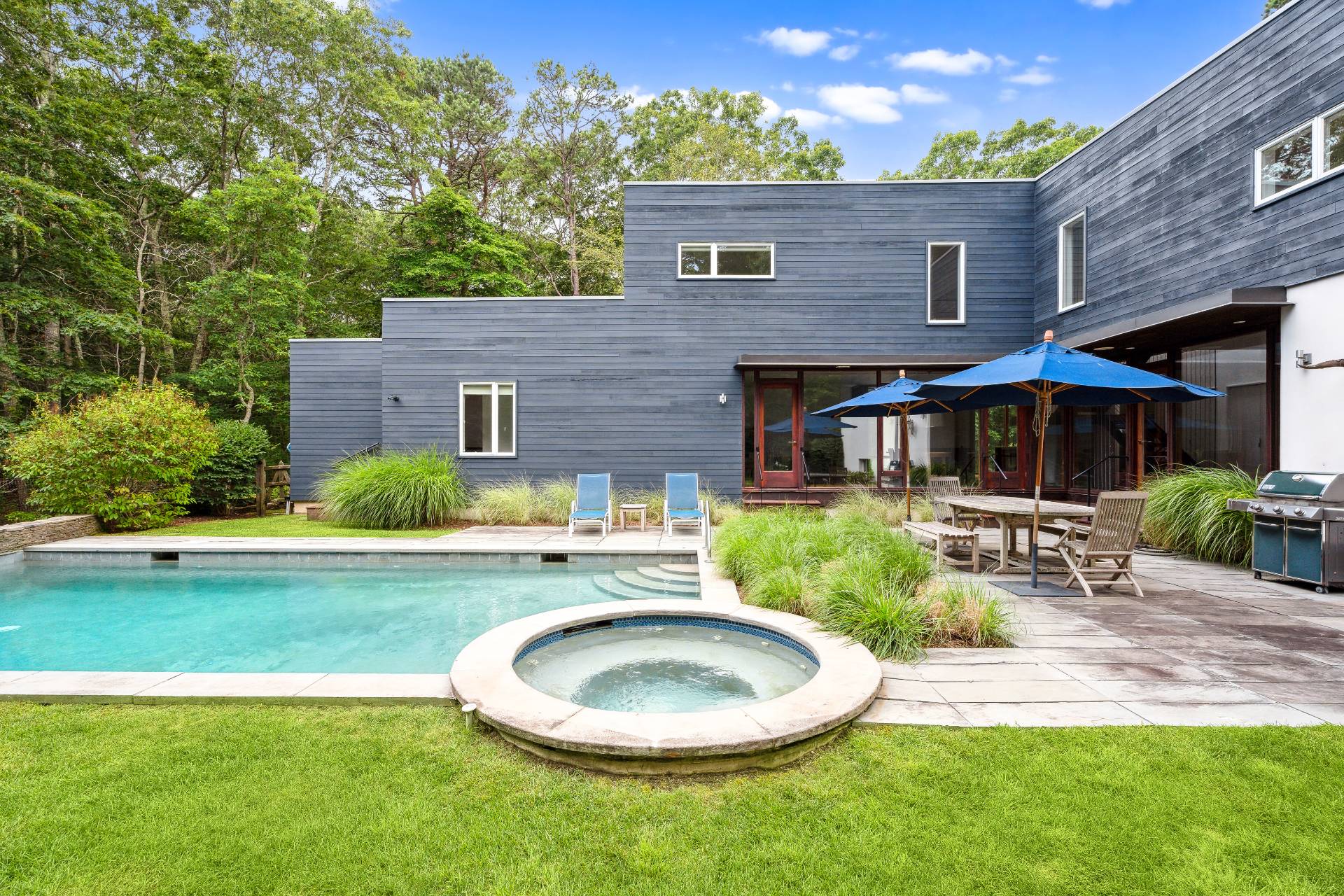 14 Randall Road Southampton, NY 11968 - Photo 4 of 30 Gallery Image 4