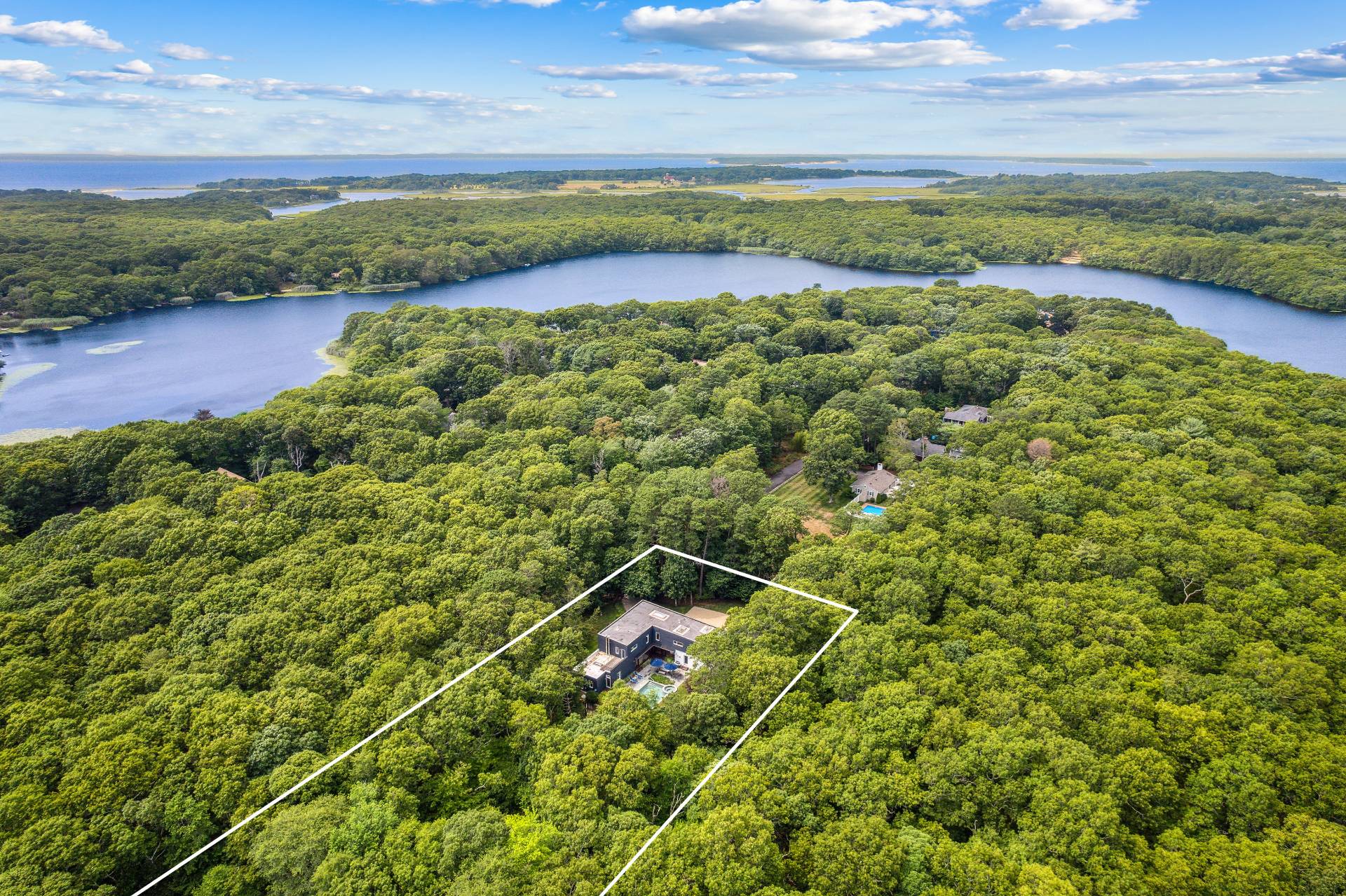 14 Randall Road Southampton, NY 11968 - Photo 6 of 30 Gallery Image 6