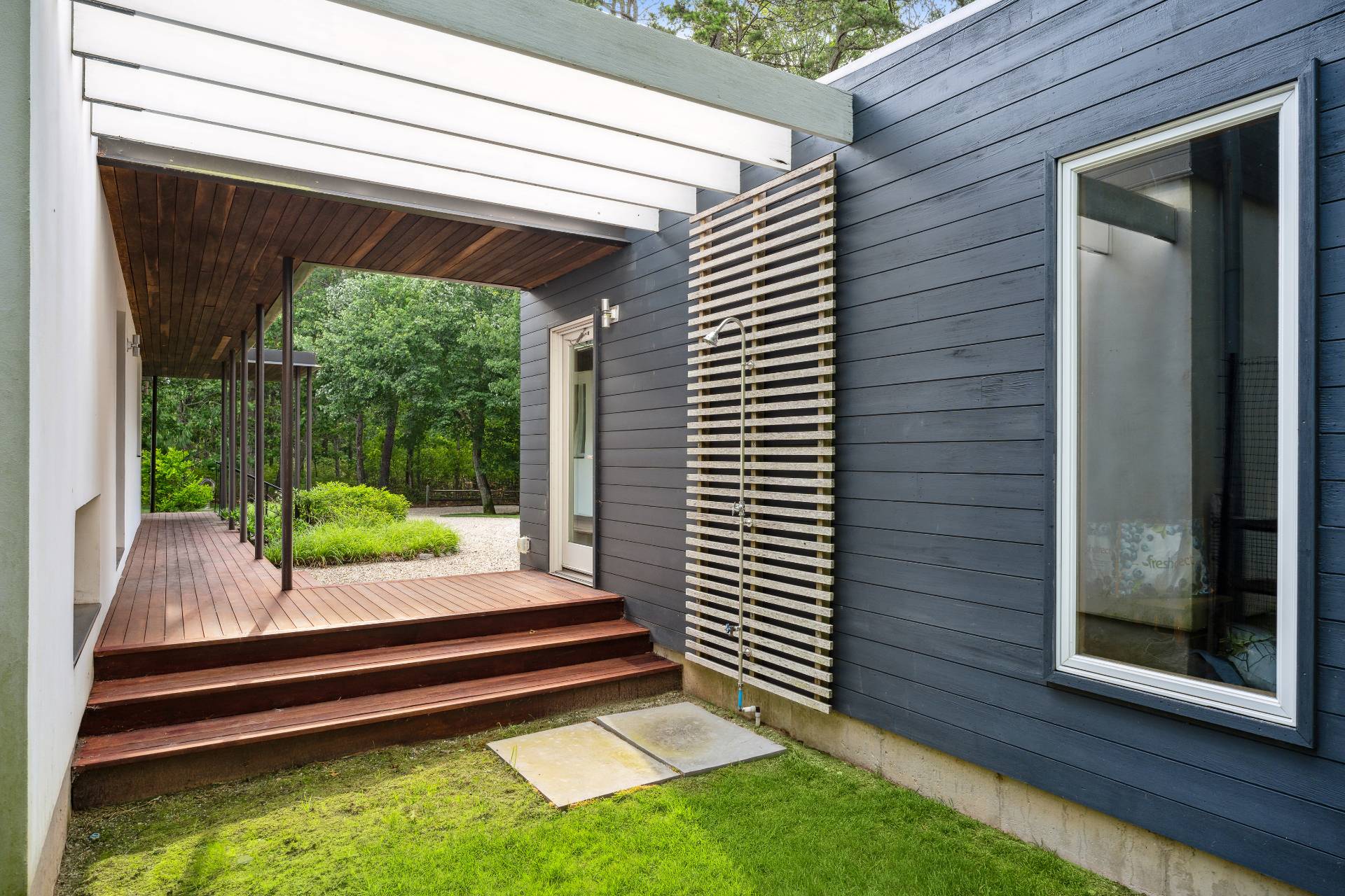 14 Randall Road Southampton, NY 11968 - Photo 7 of 30 Gallery Image 7
