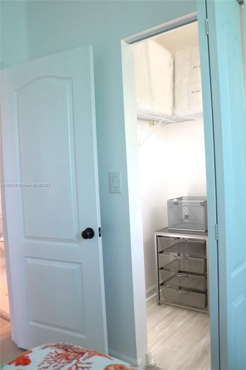 1032 Northeast 40th Road Homestead, FL 33033 - Photo 14 of 16 Gallery Image 14