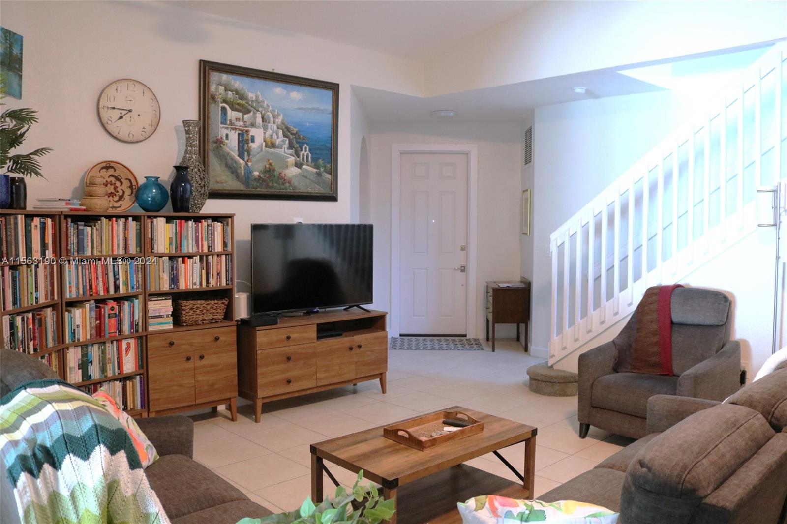 1032 Northeast 40th Road Homestead, FL 33033 - Photo 5 of 16 Gallery Image 5