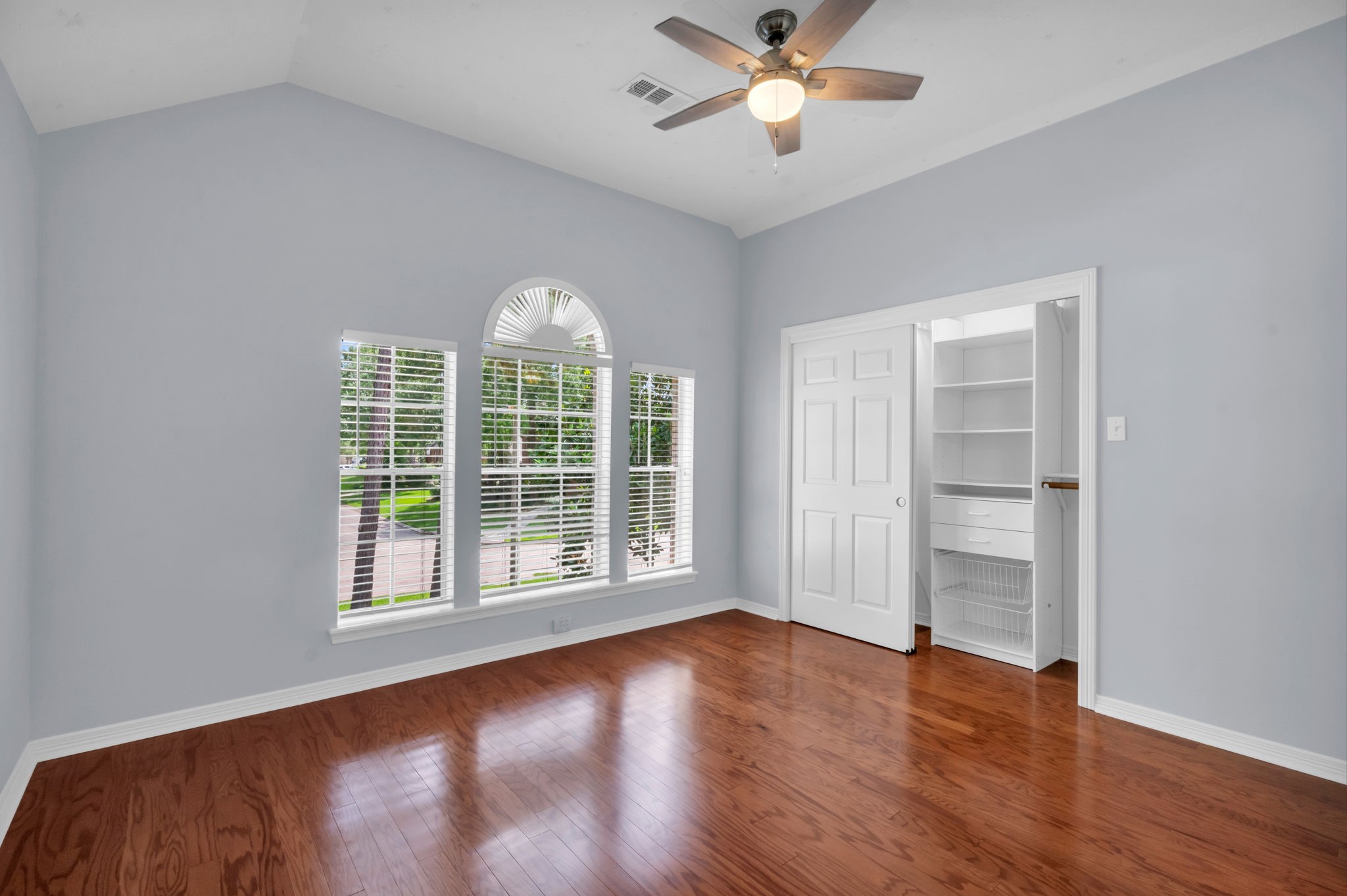 142 West Shadowpoint Circle The Woodlands, TX 77381 - Photo 29 of 50