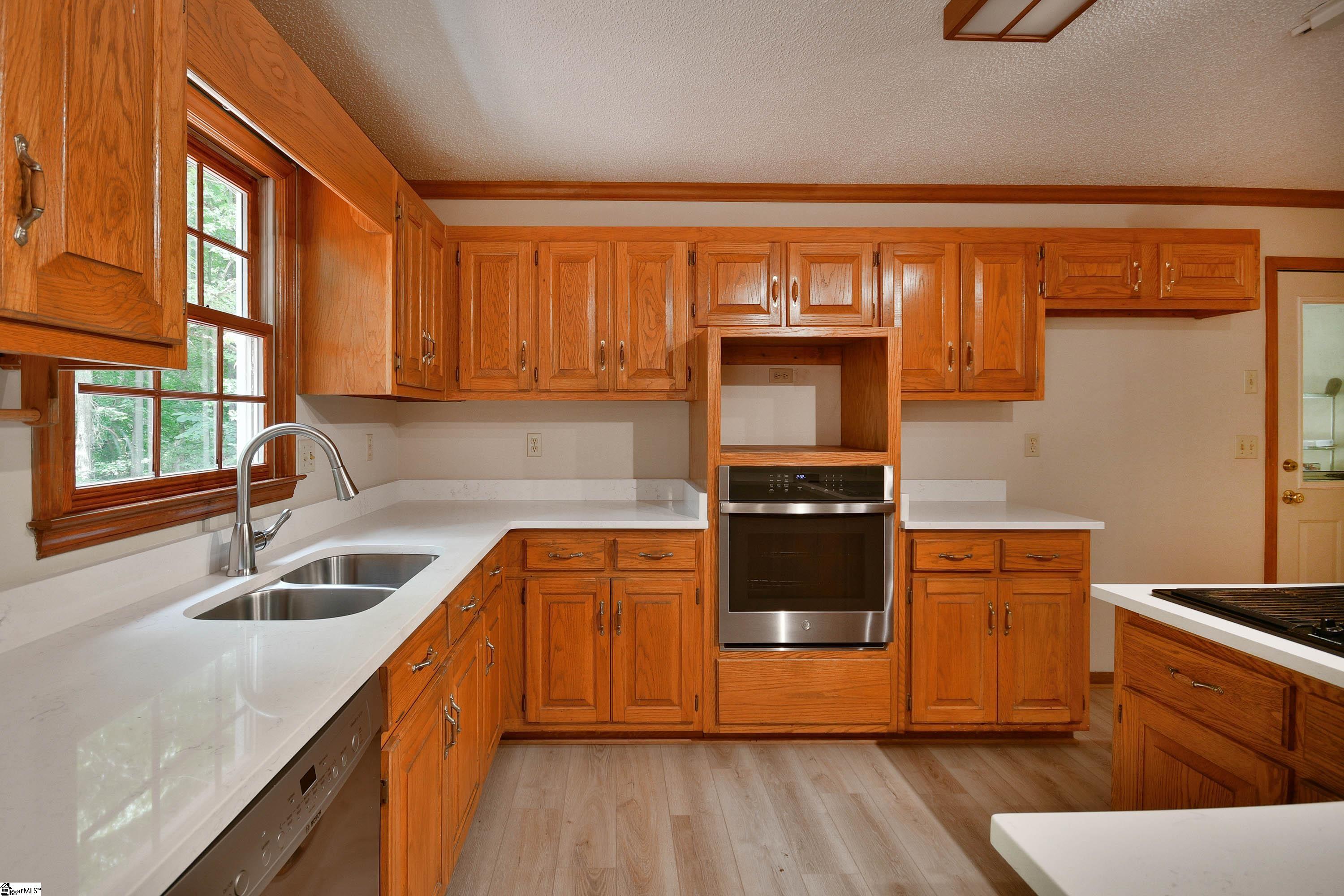 204 Old Forest Road Easley, SC 29640 - Photo 13 of 36