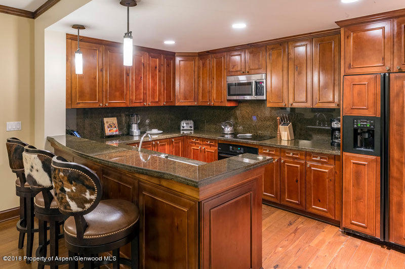 197 Prospector Road, Unit 24062 Aspen, CO 81611 - Photo 12 of 42 Ritz-Carlton-Club-3BR1 (07)