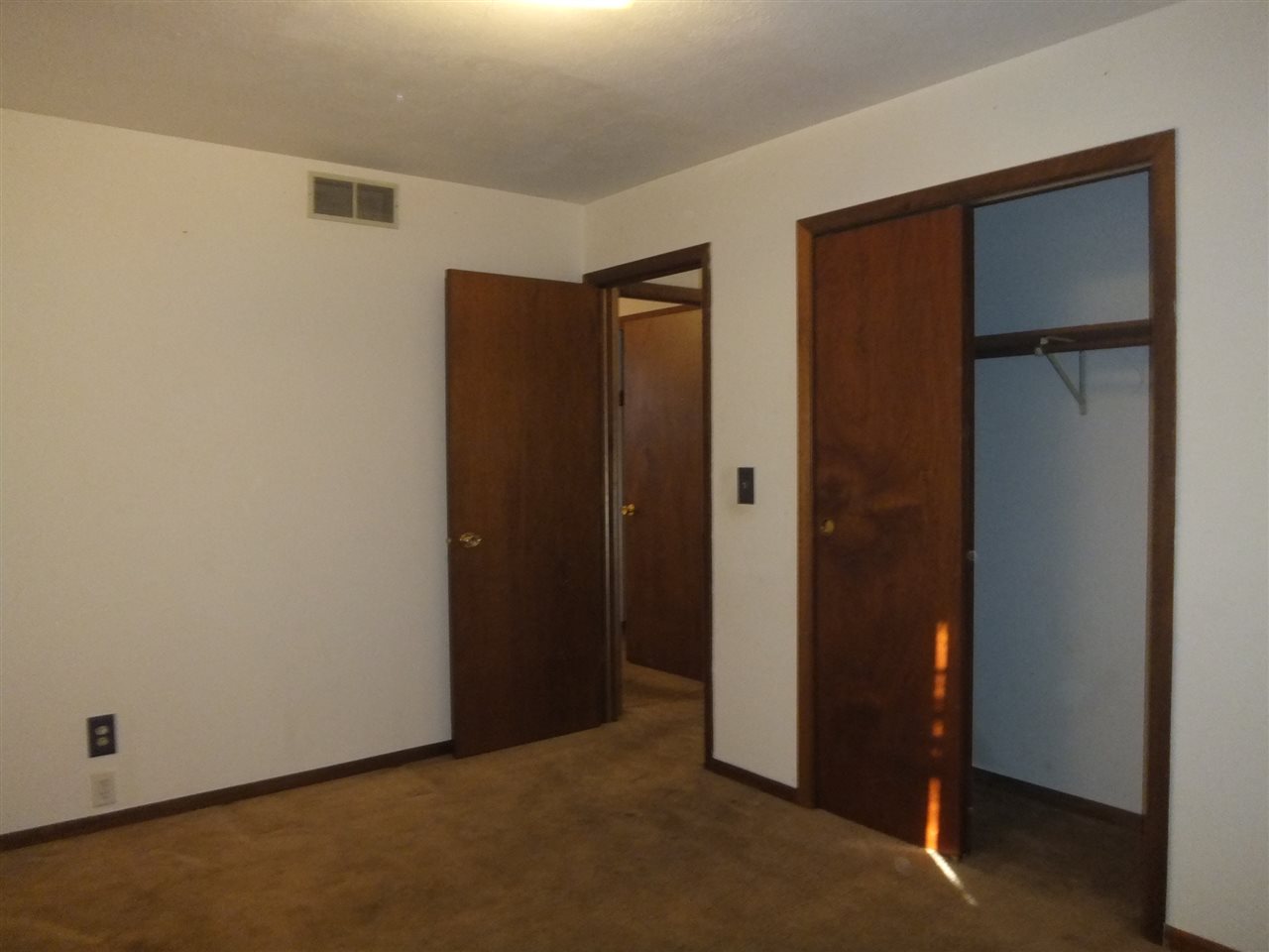 6102 Walnut Grove Road Loves Park, IL 61111 - Photo 17 of 21 Gallery Image 17