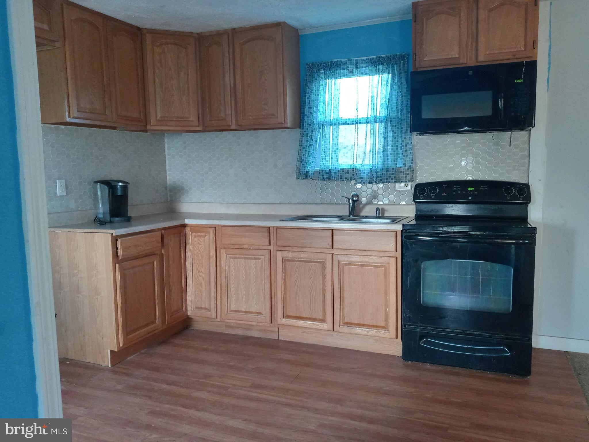 240 Kline Road Stevens, PA 17578 - Photo 3 of 10 Kitchen