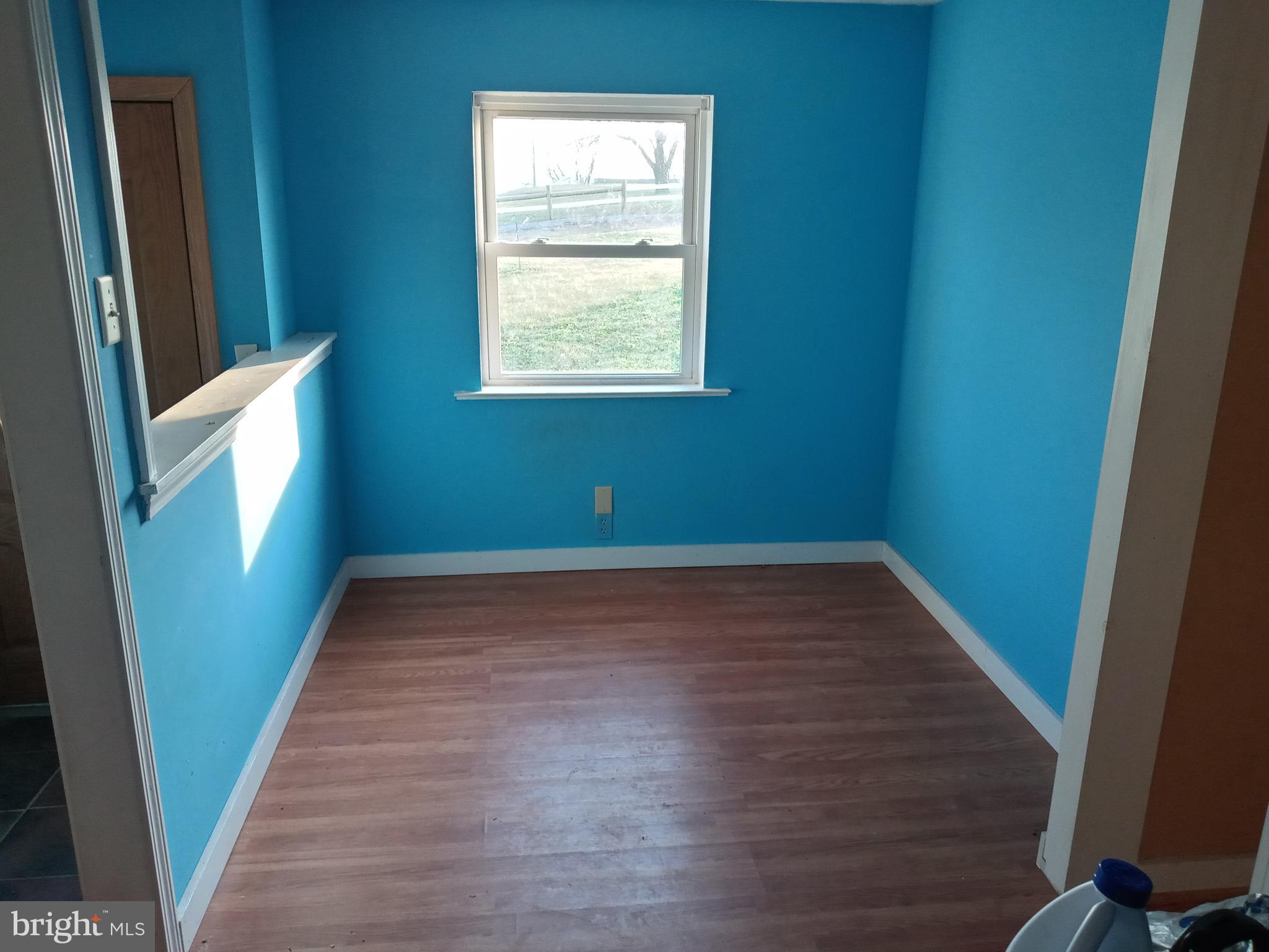 240 Kline Road Stevens, PA 17578 - Photo 5 of 10 Dining area