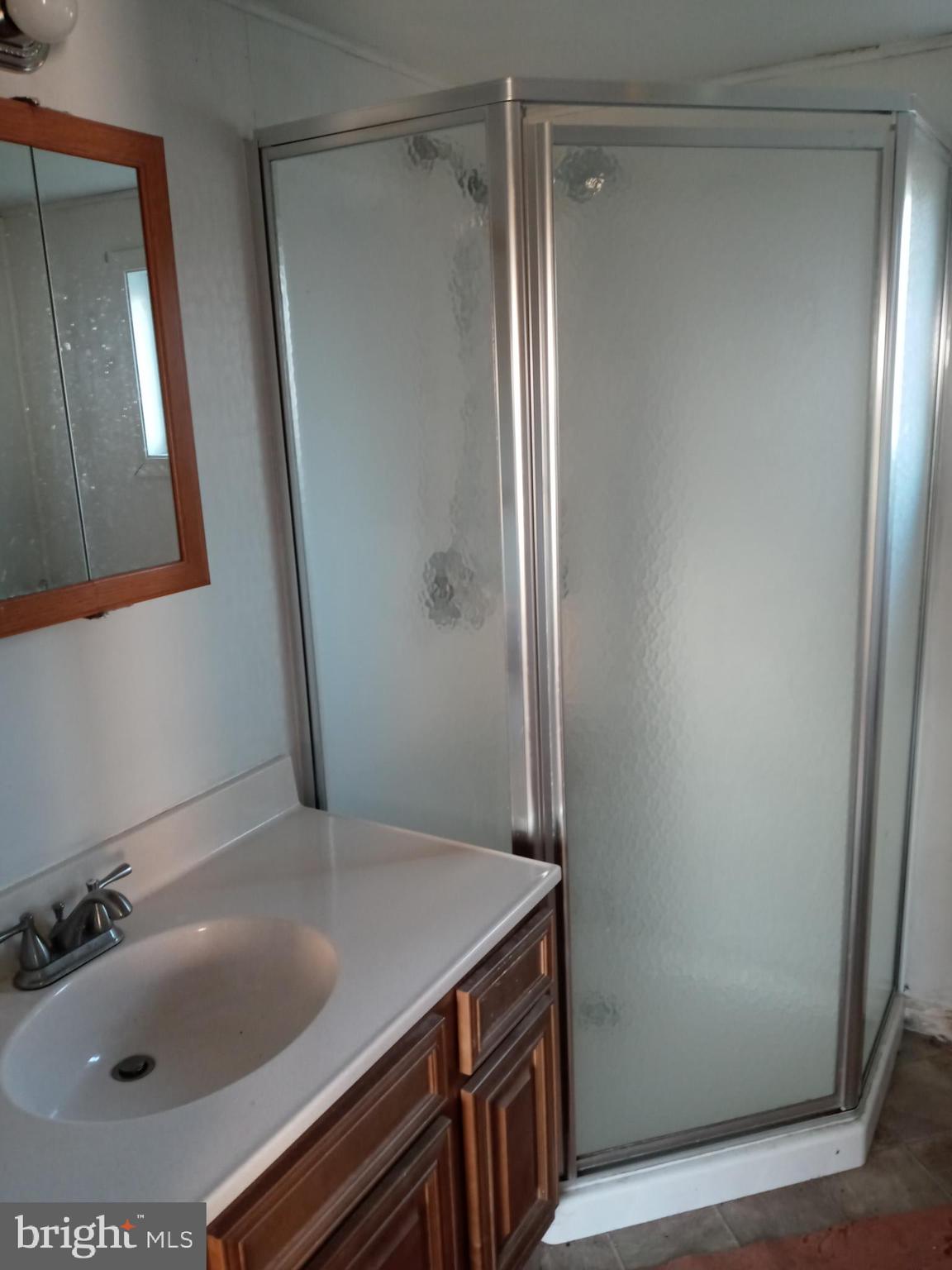 240 Kline Road Stevens, PA 17578 - Photo 7 of 10 Bathroom
