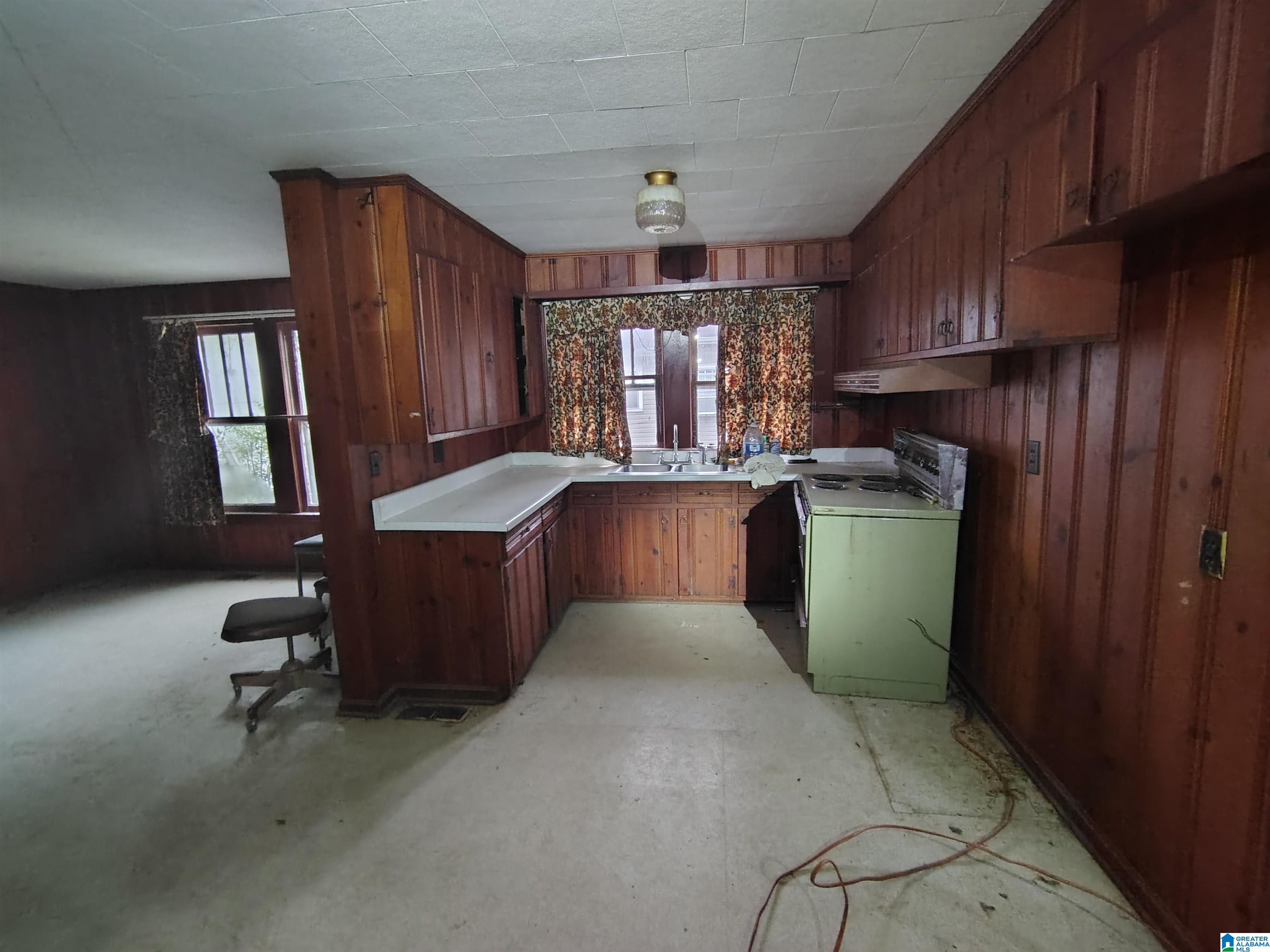 3216 Culver Road Tuscaloosa, AL 35401 - Photo 10 of 34