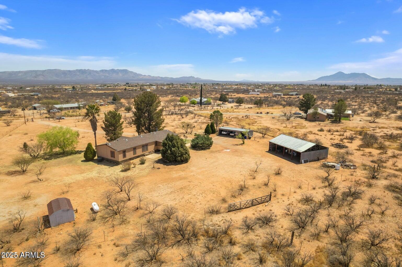5780 South Mescalero Road Hereford, AZ 85615 - Photo 2 of 45 a view of a terrace with city view