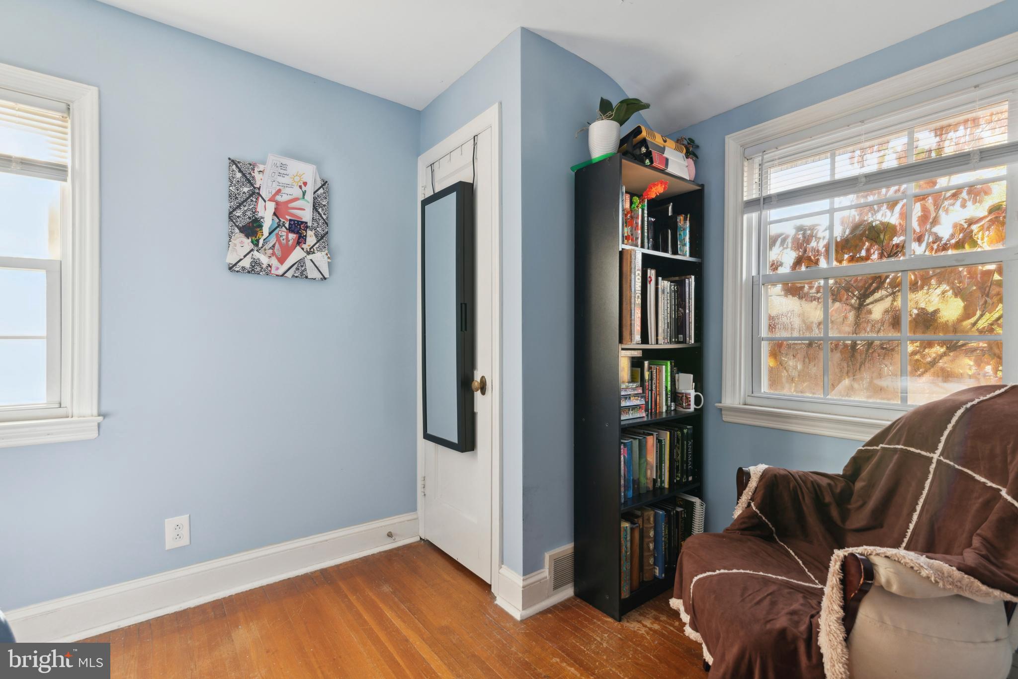 307 Derwyn Road Lansdowne, PA 19050 - Photo 20 of 33 Upstairs Main Bedroom Sitting Area