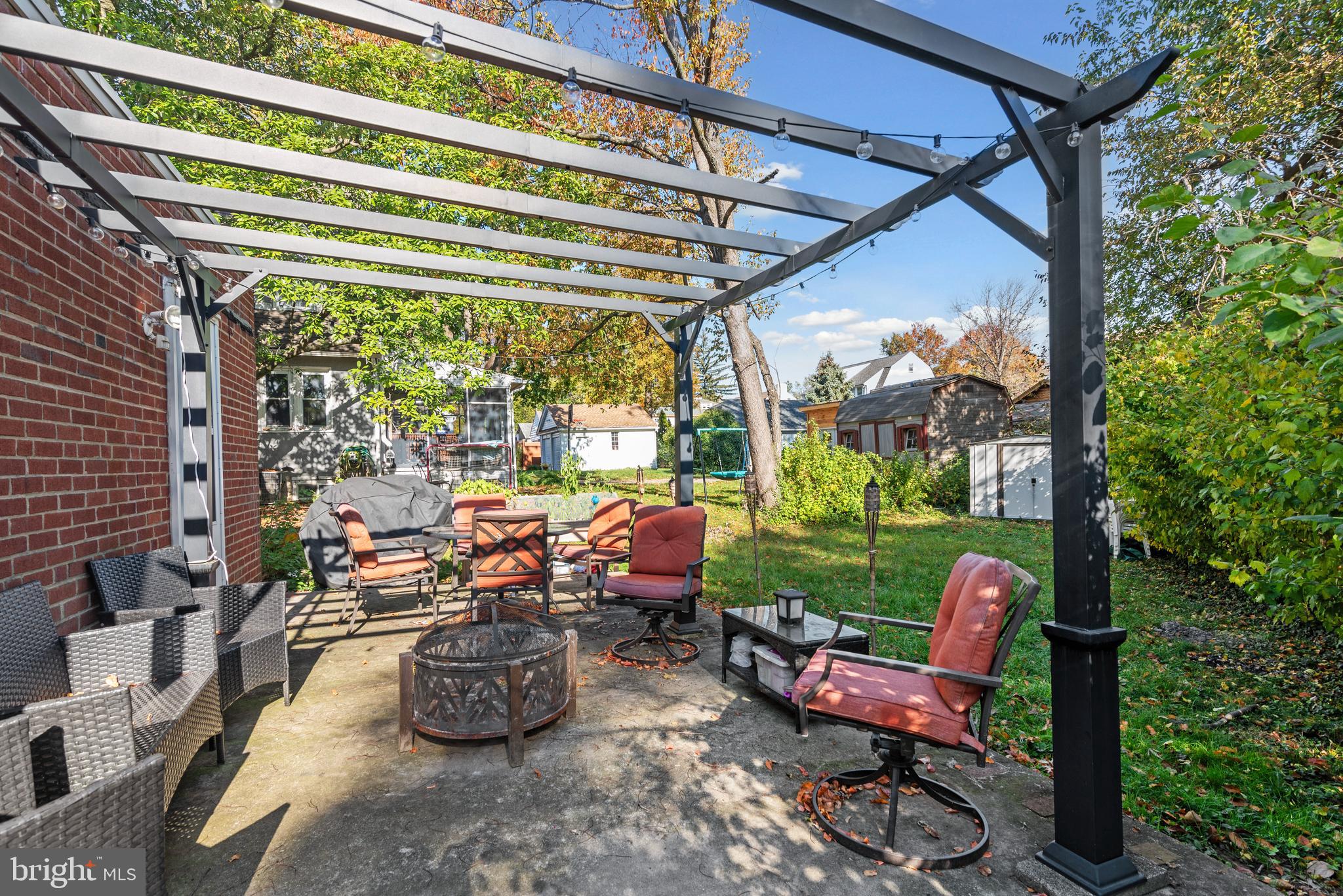 307 Derwyn Road Lansdowne, PA 19050 - Photo 4 of 33 Back yard Patio