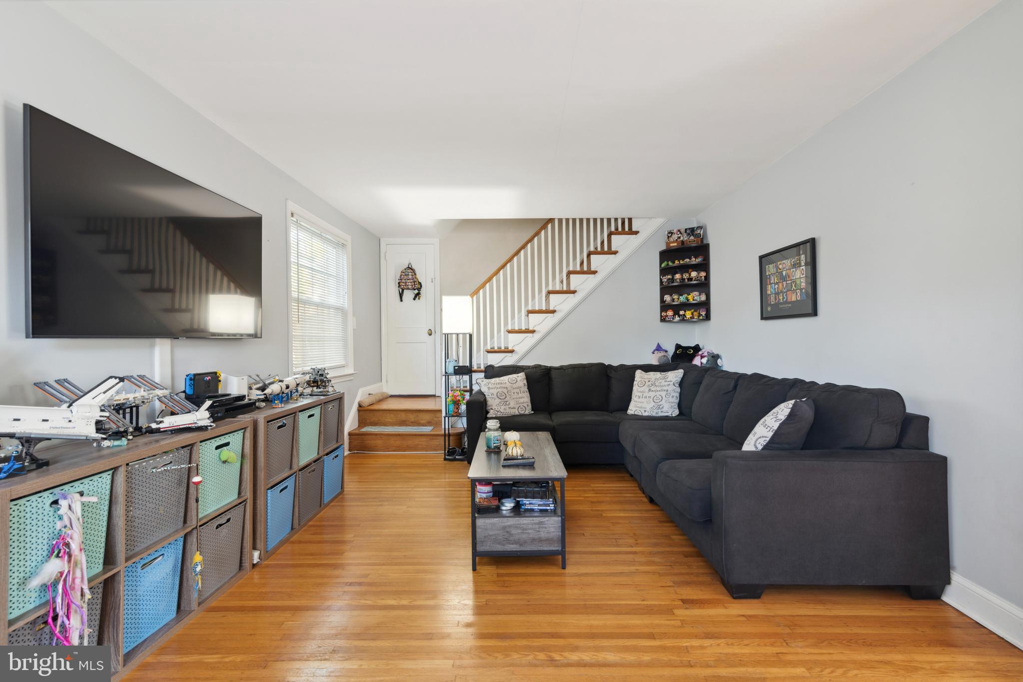 307 Derwyn Road Lansdowne, PA 19050 - Photo 8 of 33 Main Living Room (pic3)