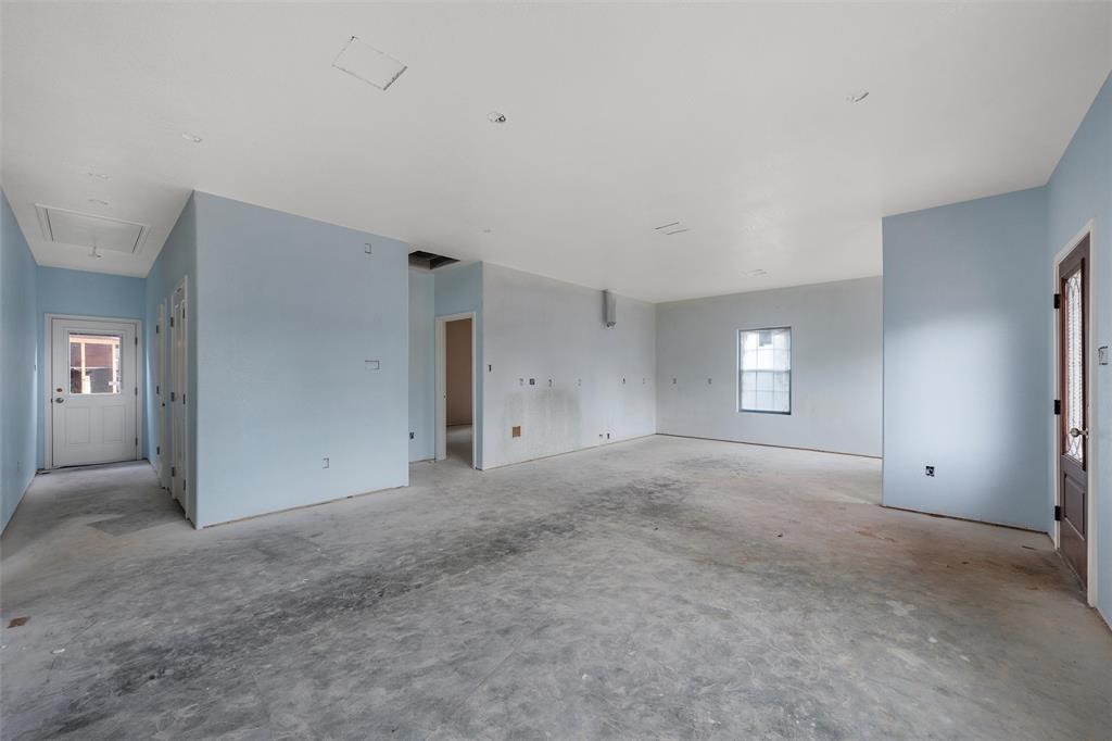 211 Lopez Street Bellmead, TX 76705 - Photo 5 of 15