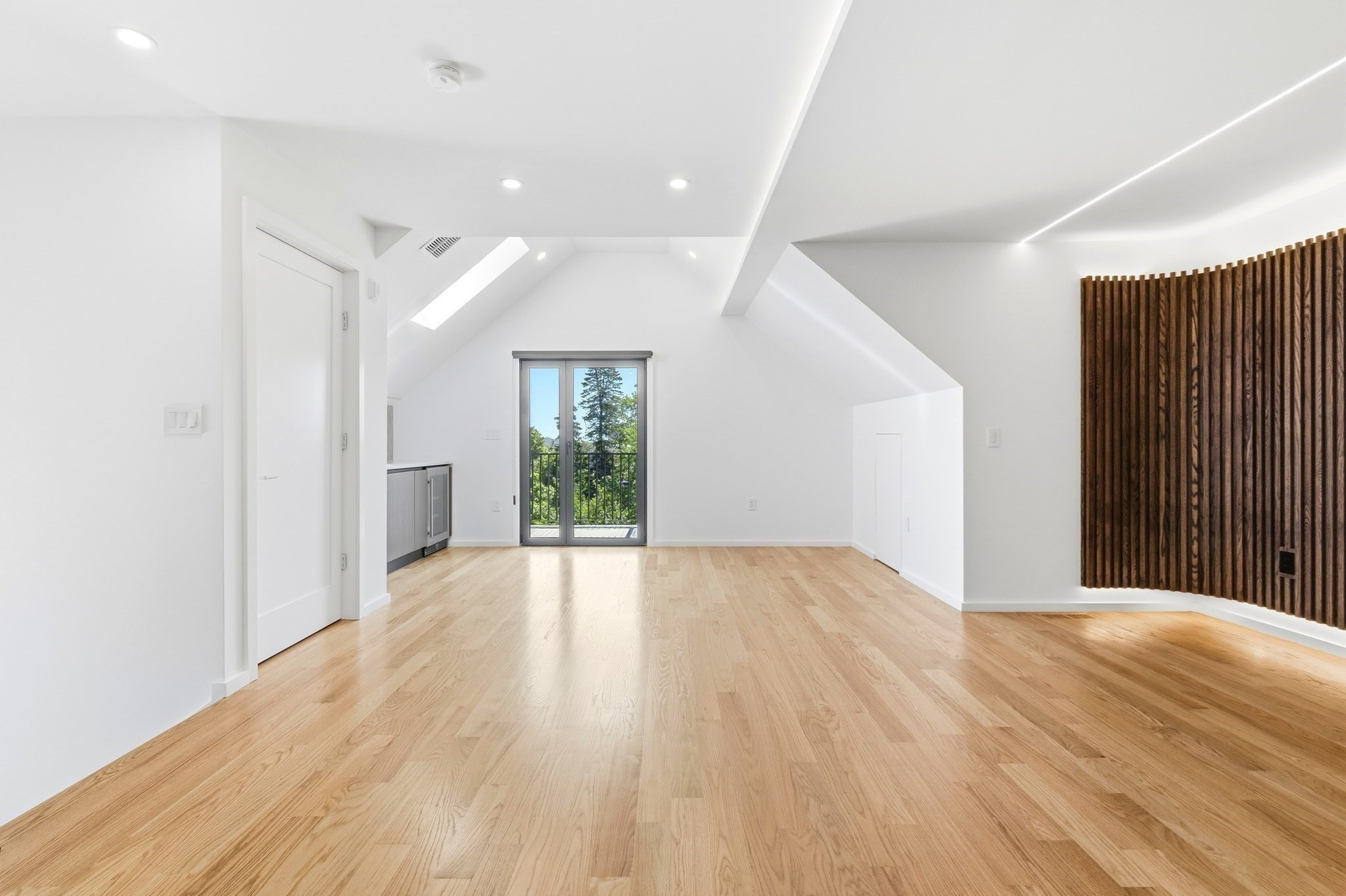 11 Algonquin Road, Unit 1 Newton, MA 02467 - Photo 17 of 39 Gallery Image 17